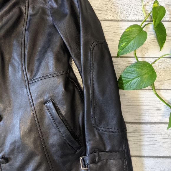 Danier Leather Jacket. Vintage 90s. - Picture 9 of 12